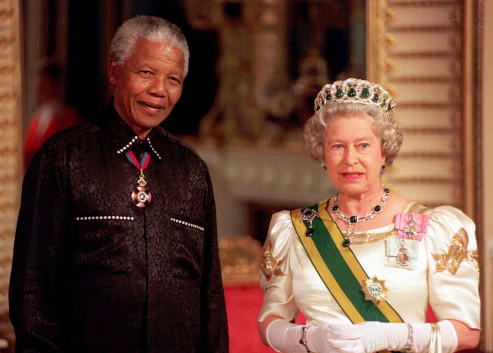 1996: Nelson Mandela and Queen Elizabeth II